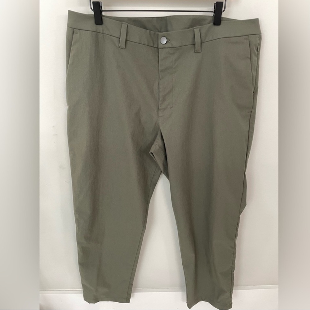 Lululemon Men’s ABC Classic-Fit Trouser 32"  Smooth Twill  Size 38  Army Green